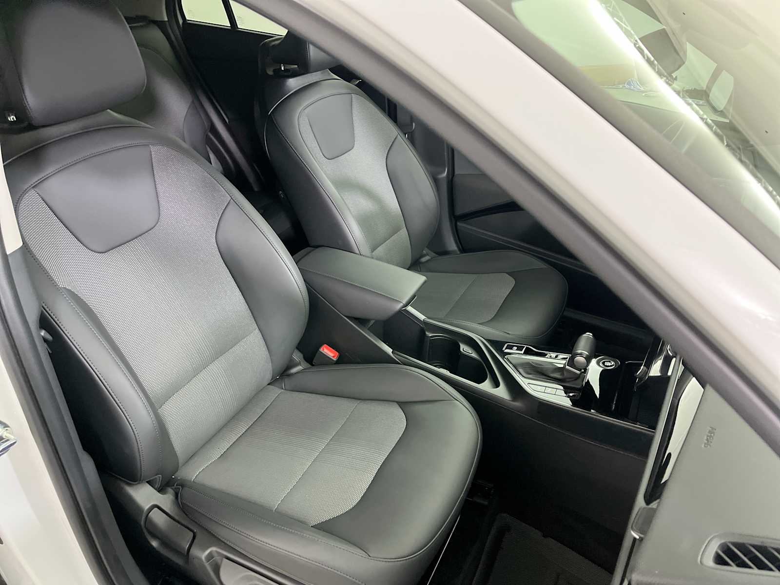 Thumbnail: 2025 Kia Niro - 26