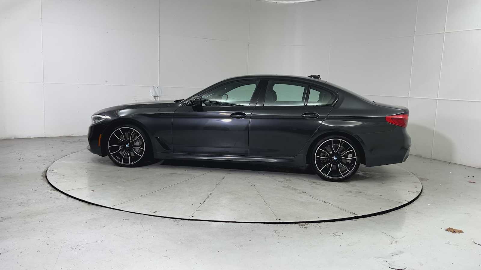 Thumbnail: 2019 BMW 5 Series - 5