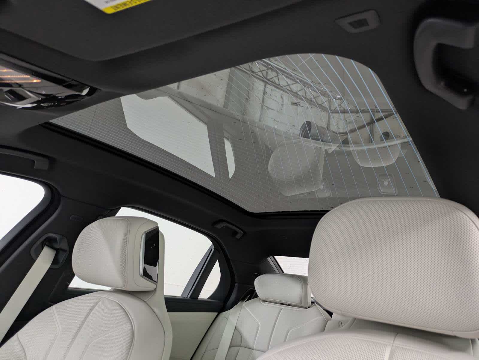 Thumbnail: 2025 BMW 7 Series - 19