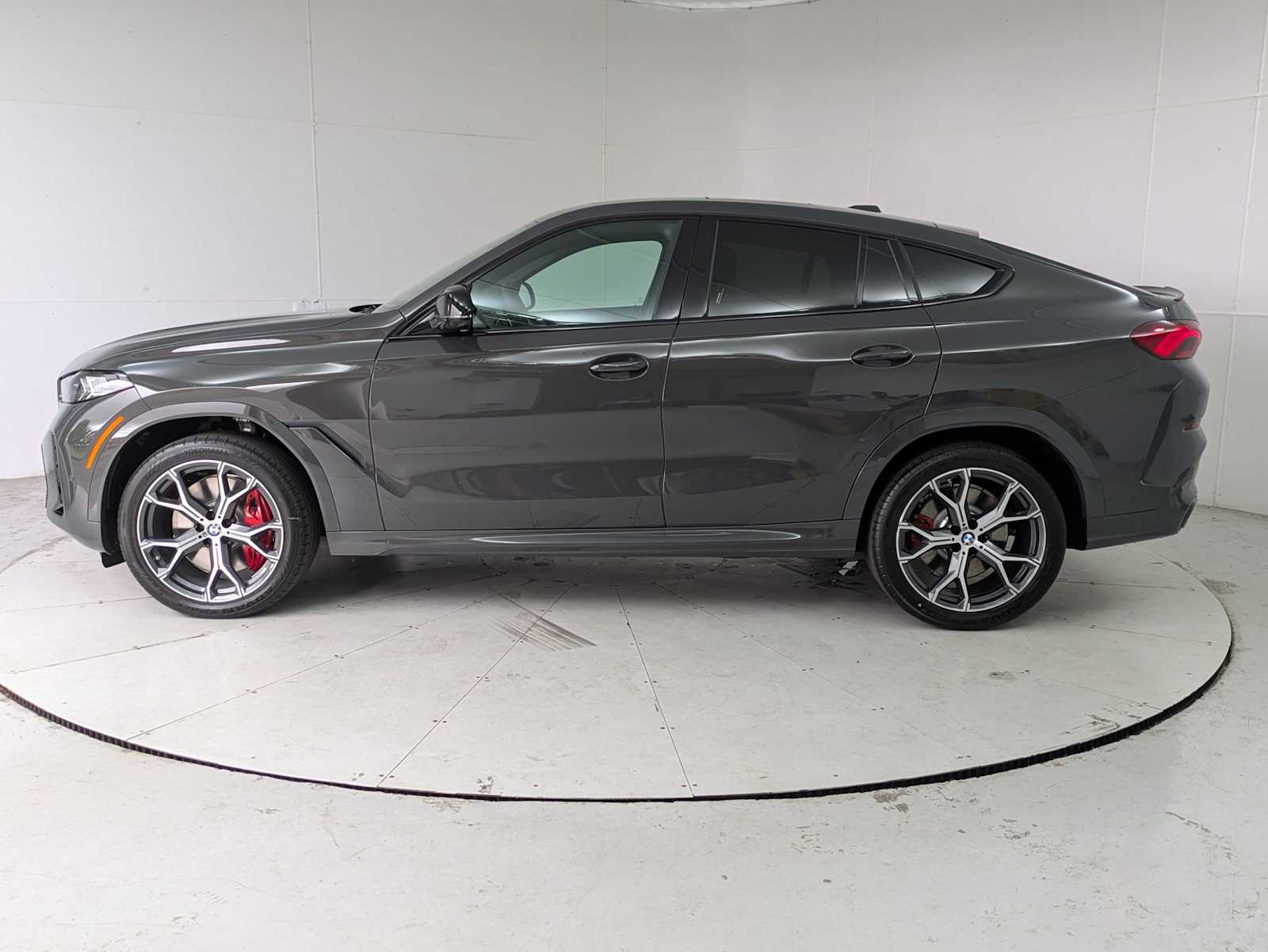 2026 BMW X6 M60i 2