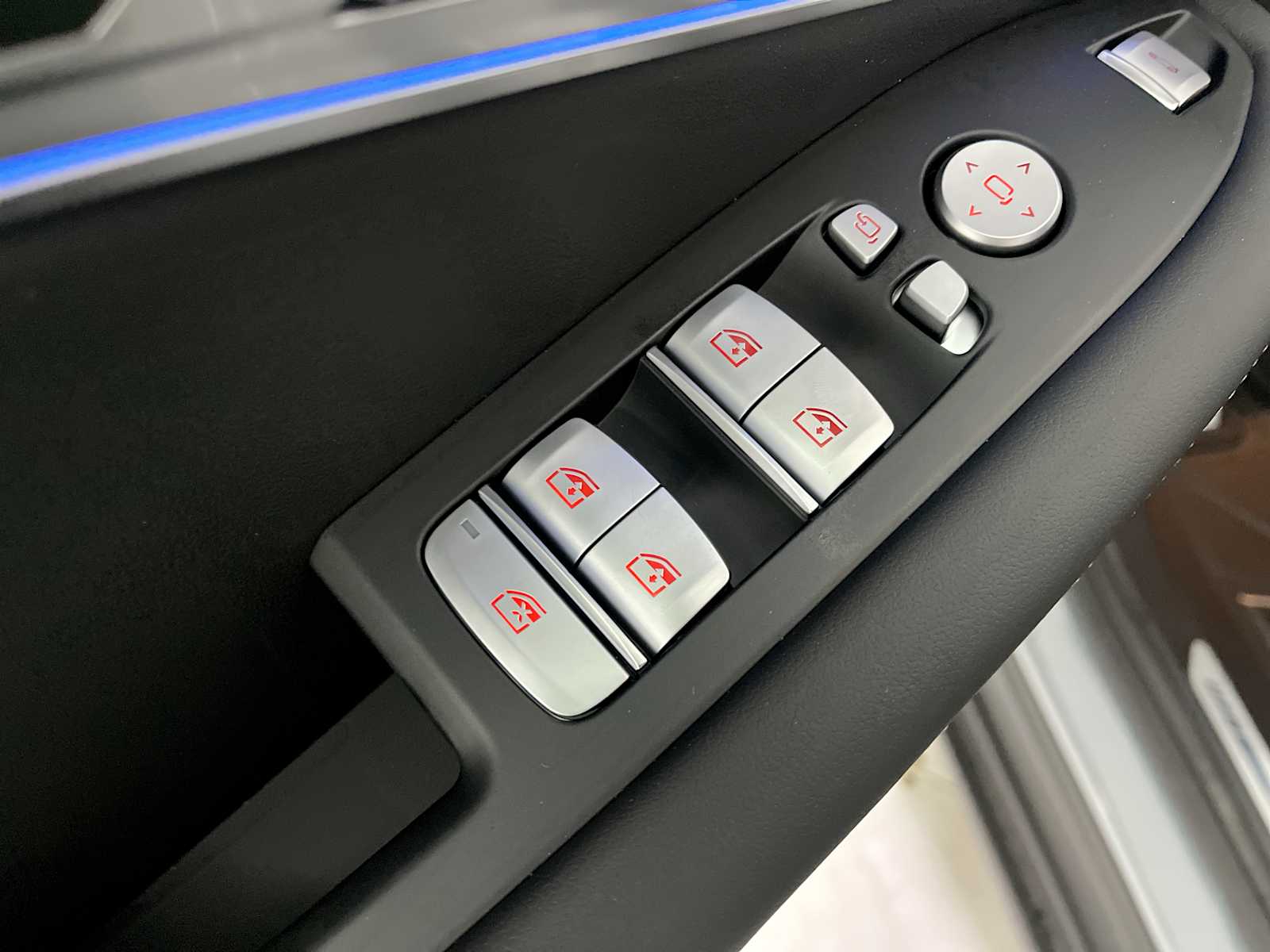 Thumbnail: 2026 BMW XM - 15