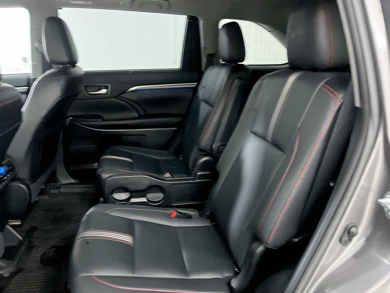 Thumbnail: 2019 Toyota Highlander - 25