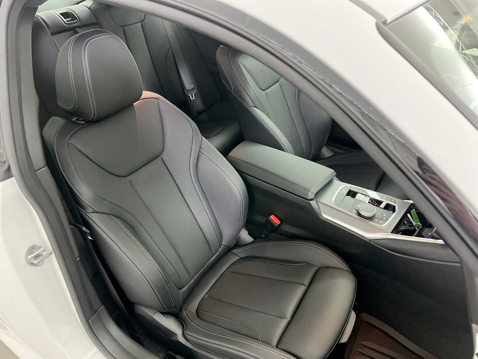 Thumbnail: 2025 BMW 2 Series - 26