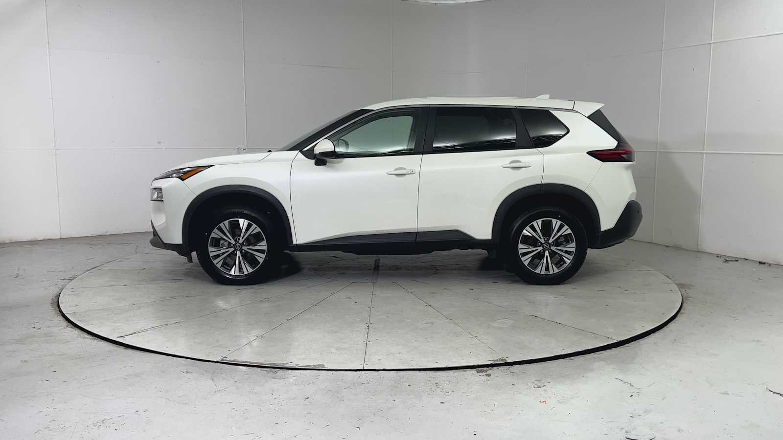 Thumbnail: 2022 Nissan Rogue - 5