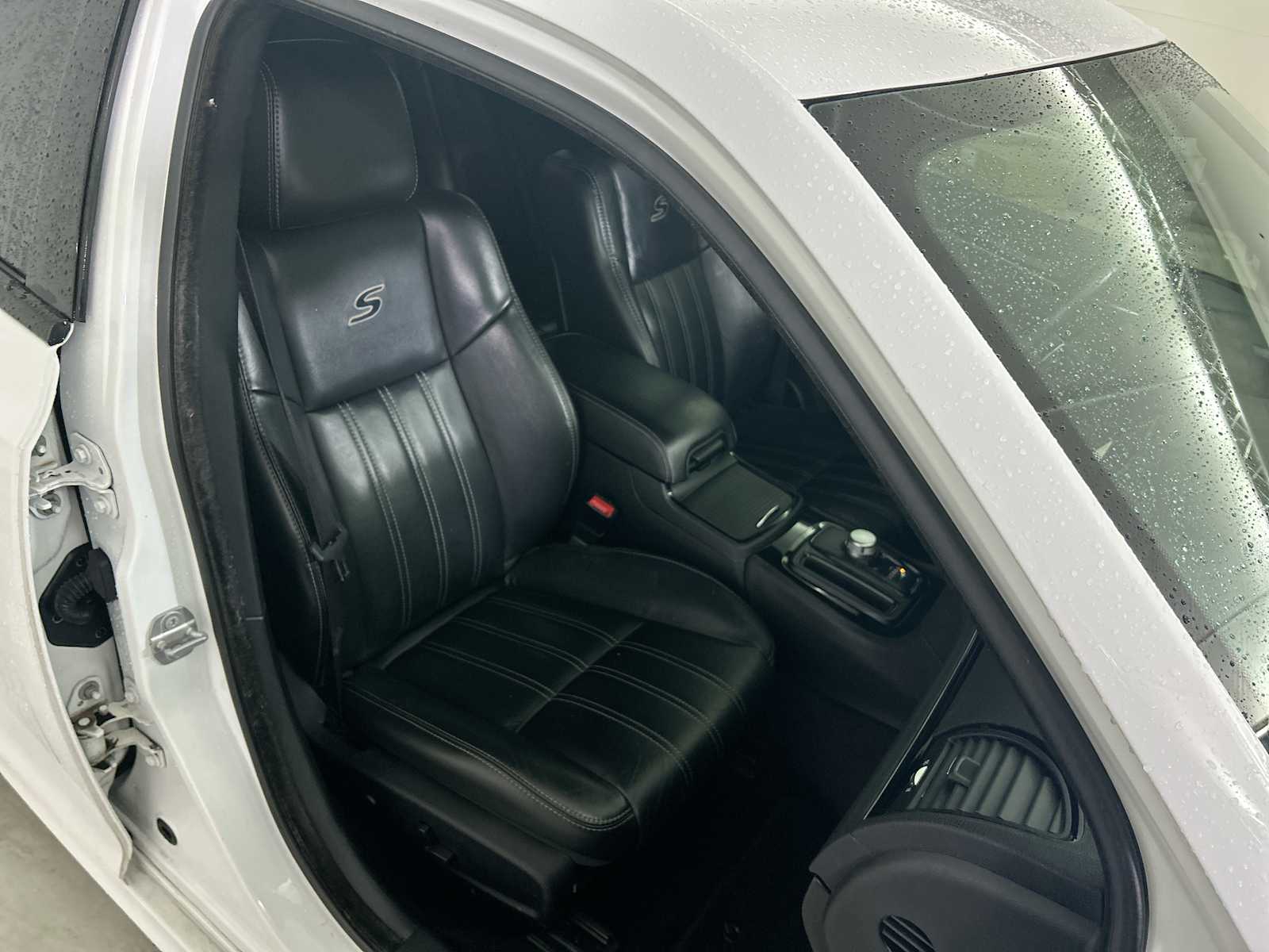 Thumbnail: 2017 Chrysler 300 - 25