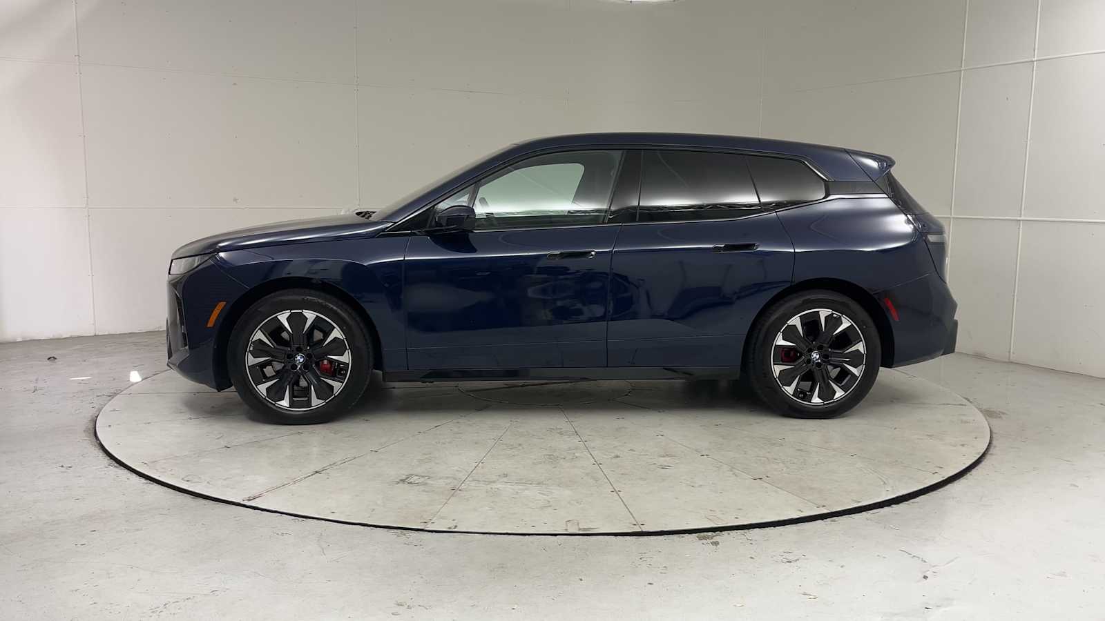 Thumbnail: 2026 BMW iX - 5