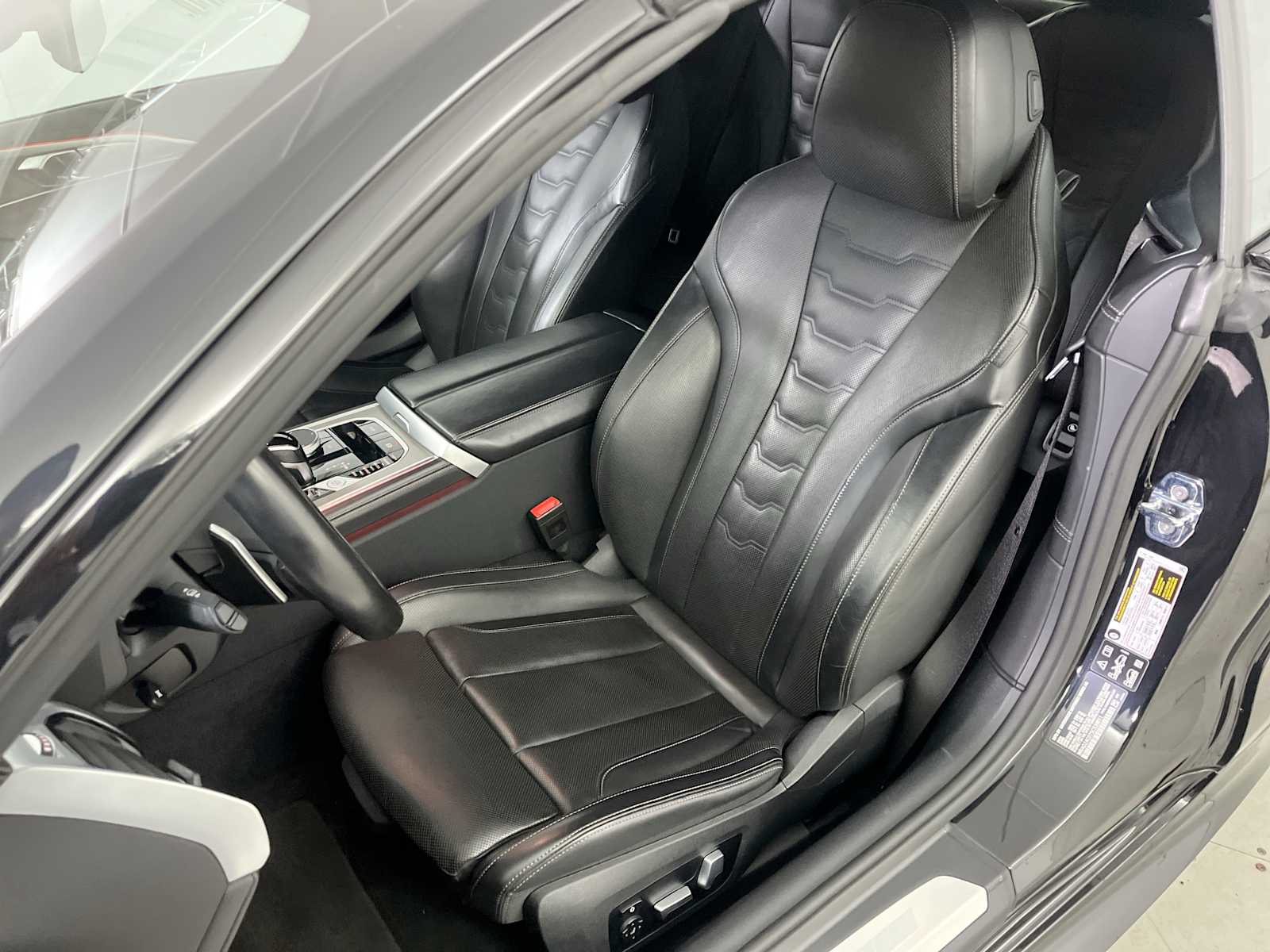 Thumbnail: 2025 BMW 8 Series - 19