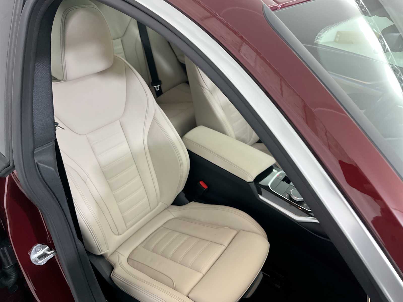 Thumbnail: 2023 BMW i4 - 32