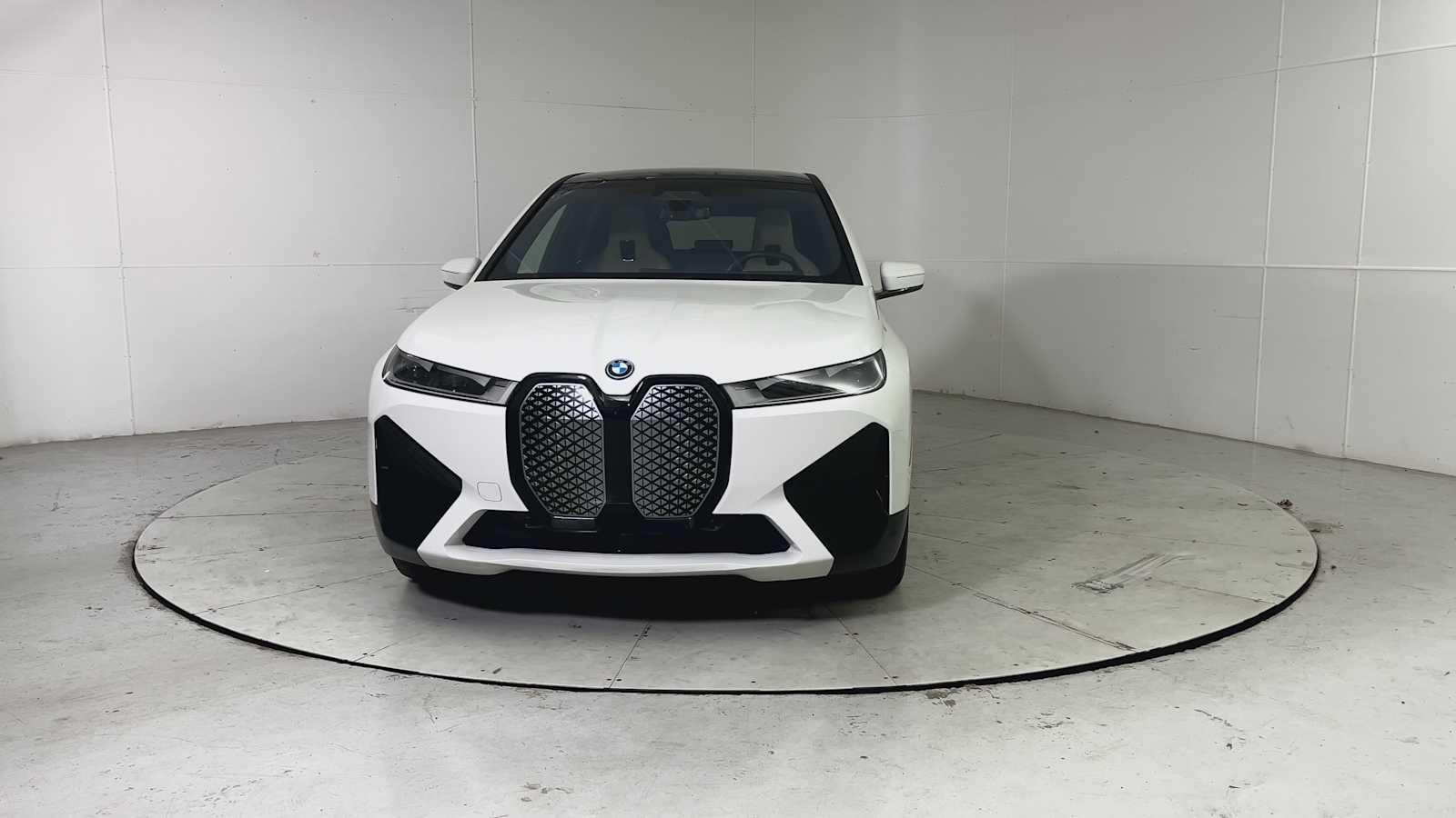 Thumbnail: 2023 BMW iX - 7