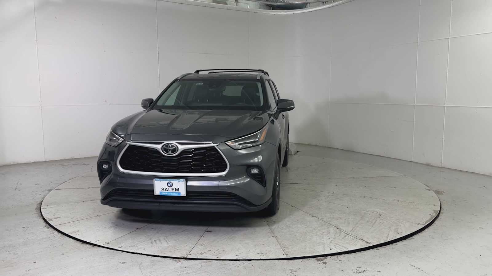 Thumbnail: 2023 Toyota Highlander - 7