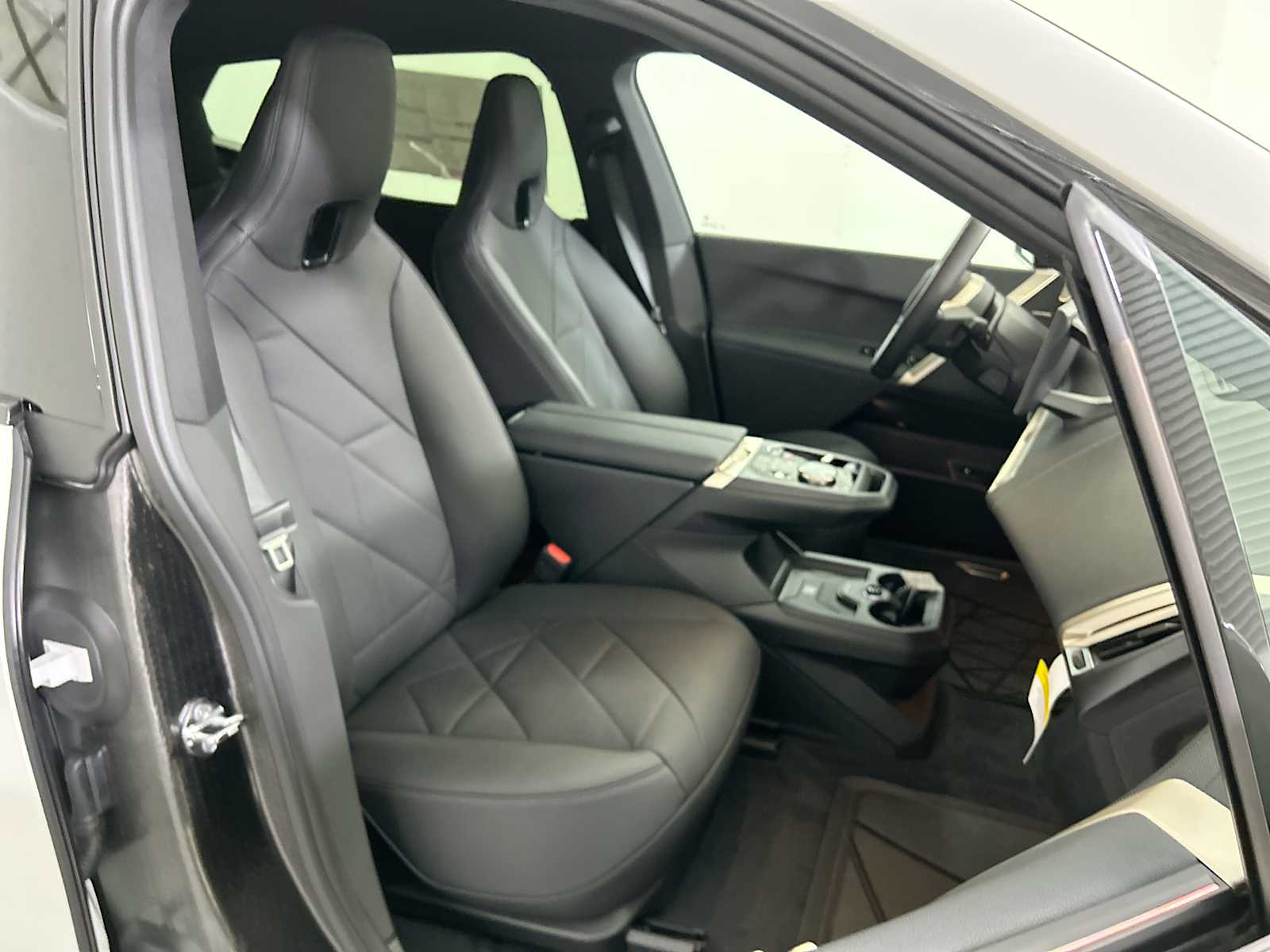 Thumbnail: 2026 BMW iX - 25