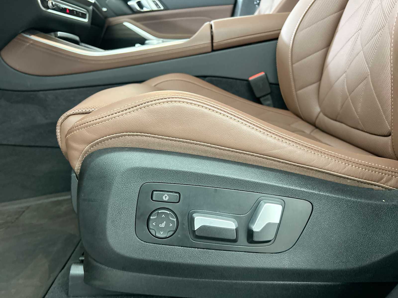 Thumbnail: 2025 BMW X5 - 14