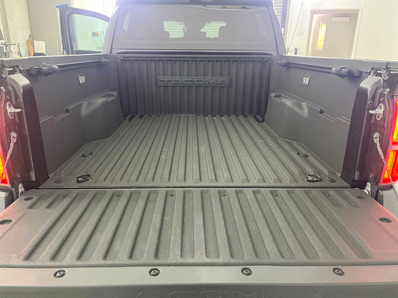 Thumbnail: 2024 Toyota Tacoma - 19