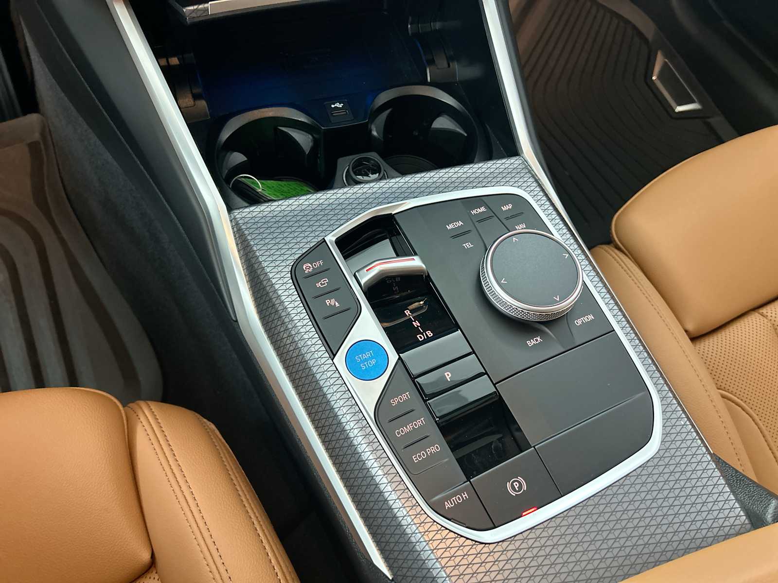 Thumbnail: 2025 BMW i4 - 22