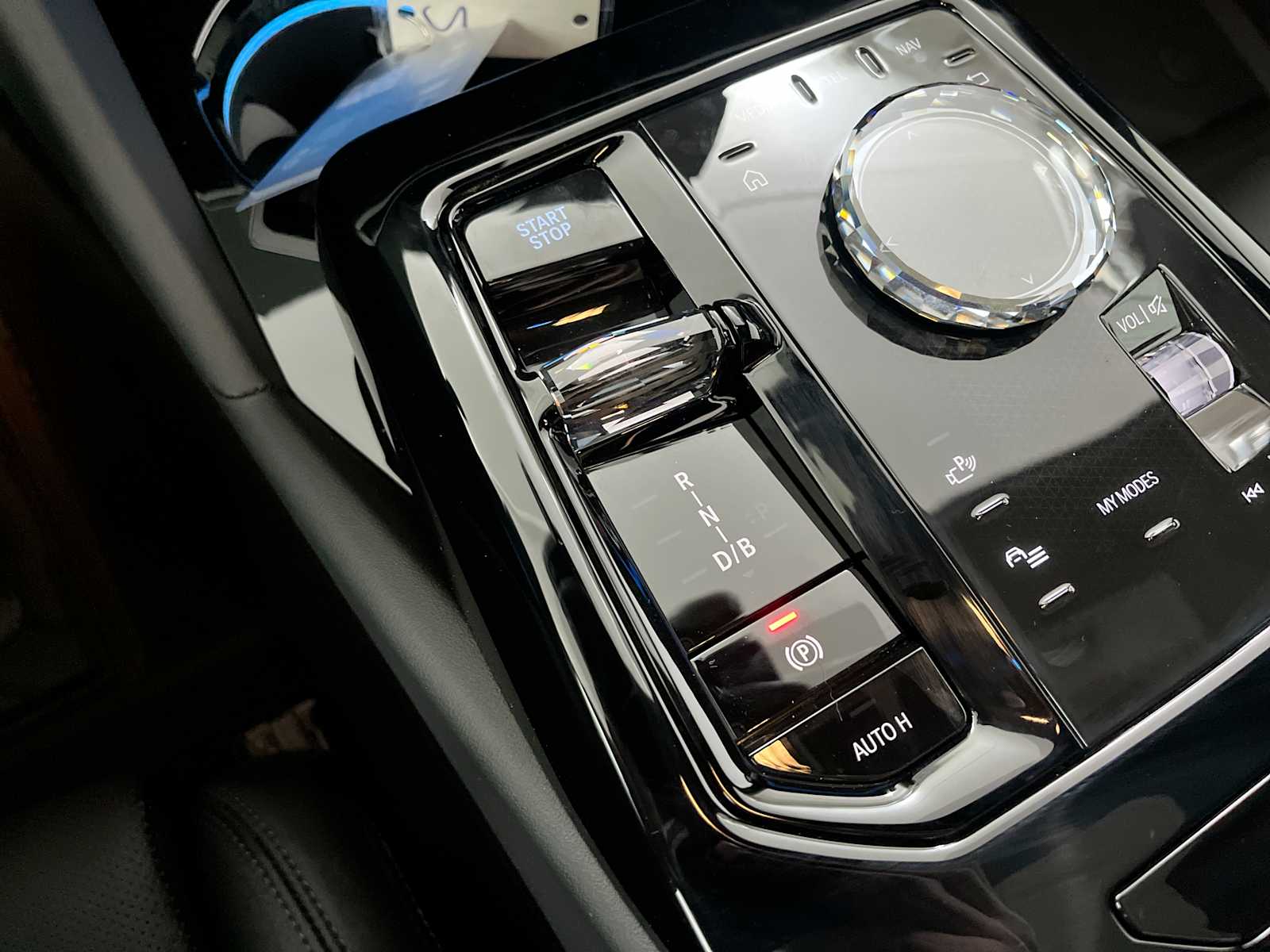 Thumbnail: 2026 BMW i5 - 28