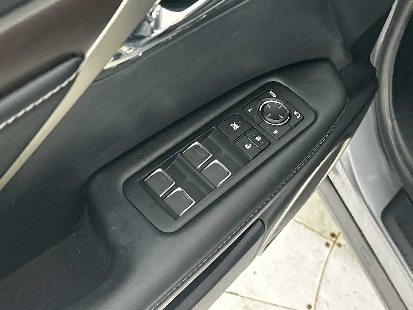 Thumbnail: 2024 Lexus RX - 15