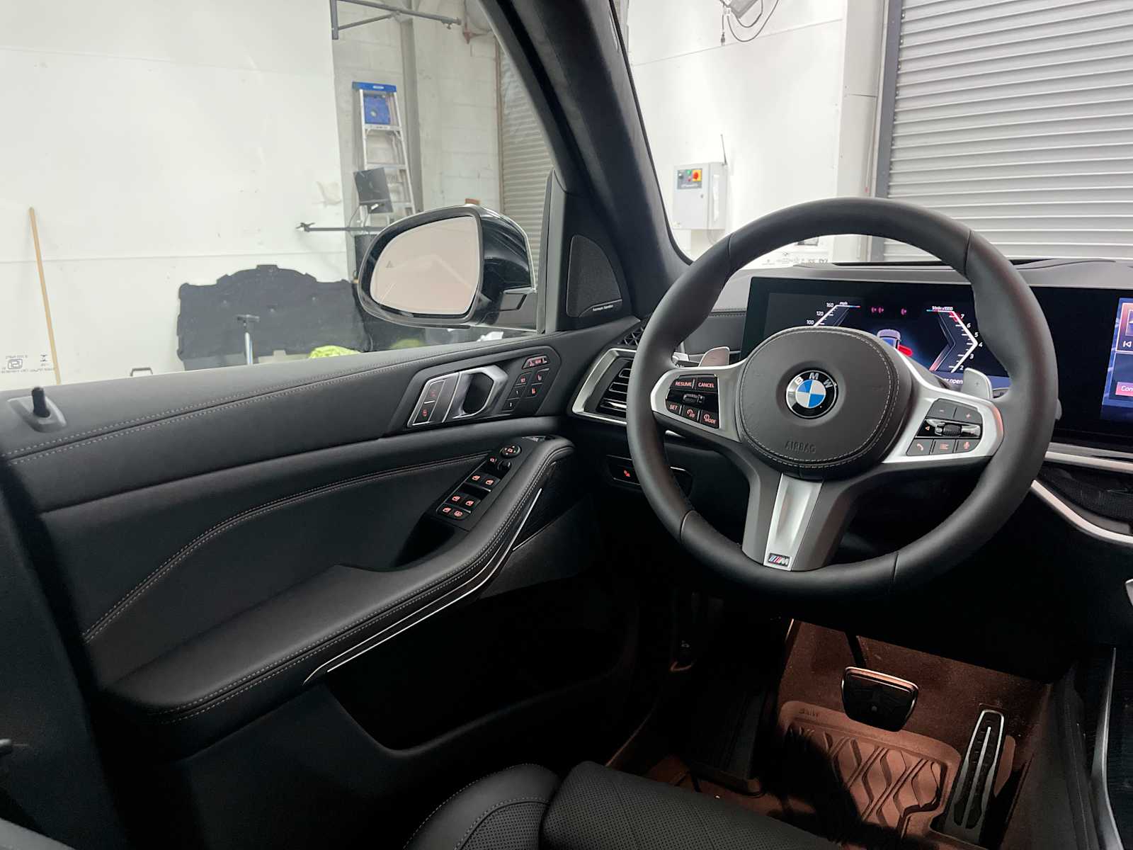 Thumbnail: 2027 BMW X7 - 15