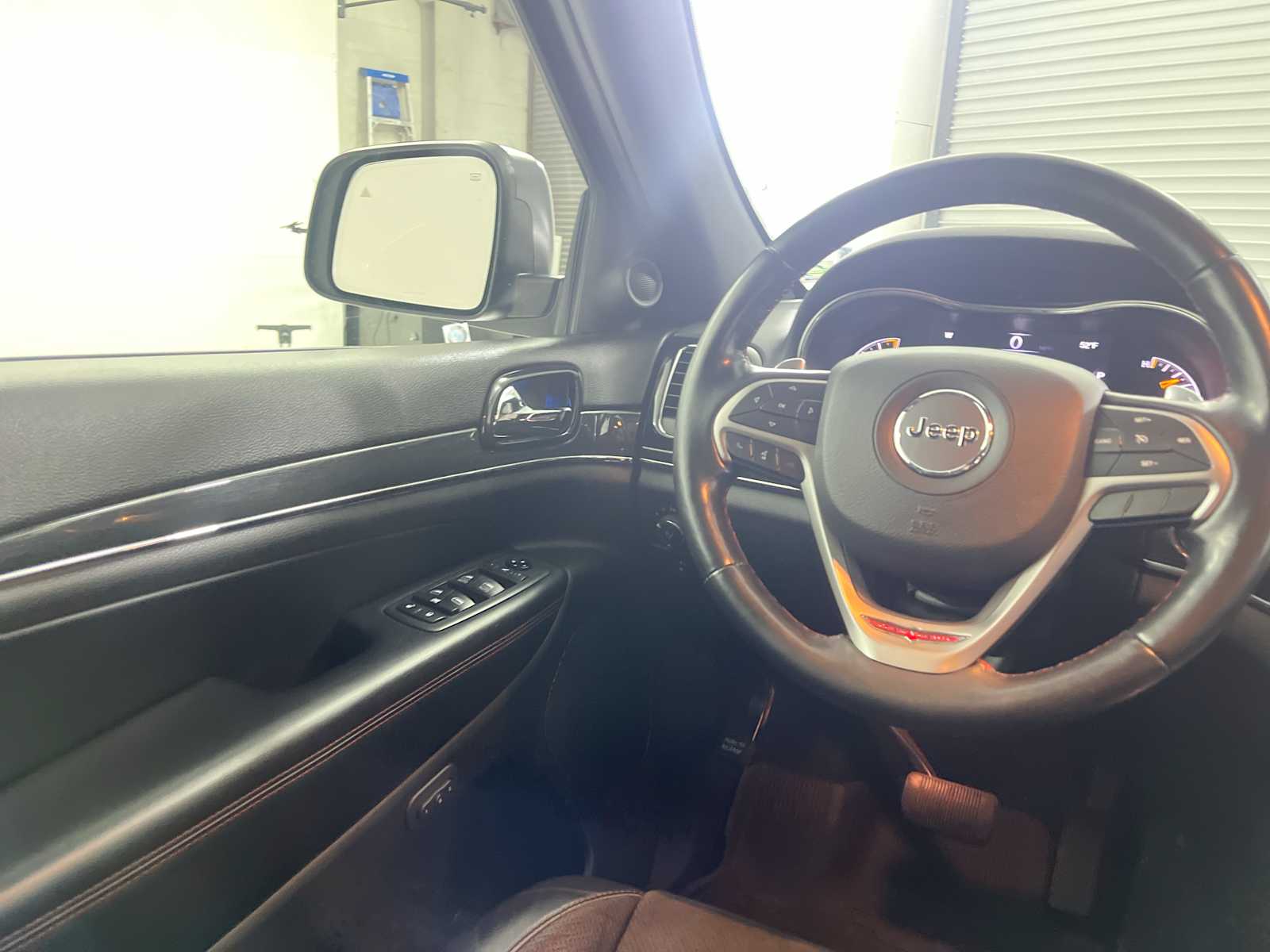 Thumbnail: 2020 Jeep Grand Cherokee - 15