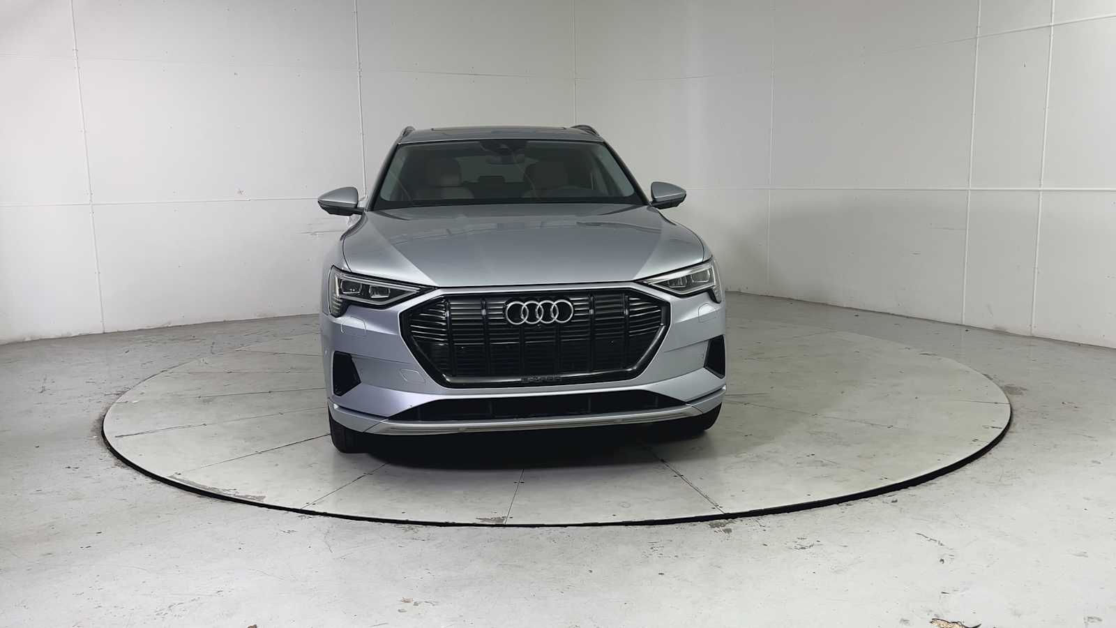 Thumbnail: 2019 Audi e-tron - 7