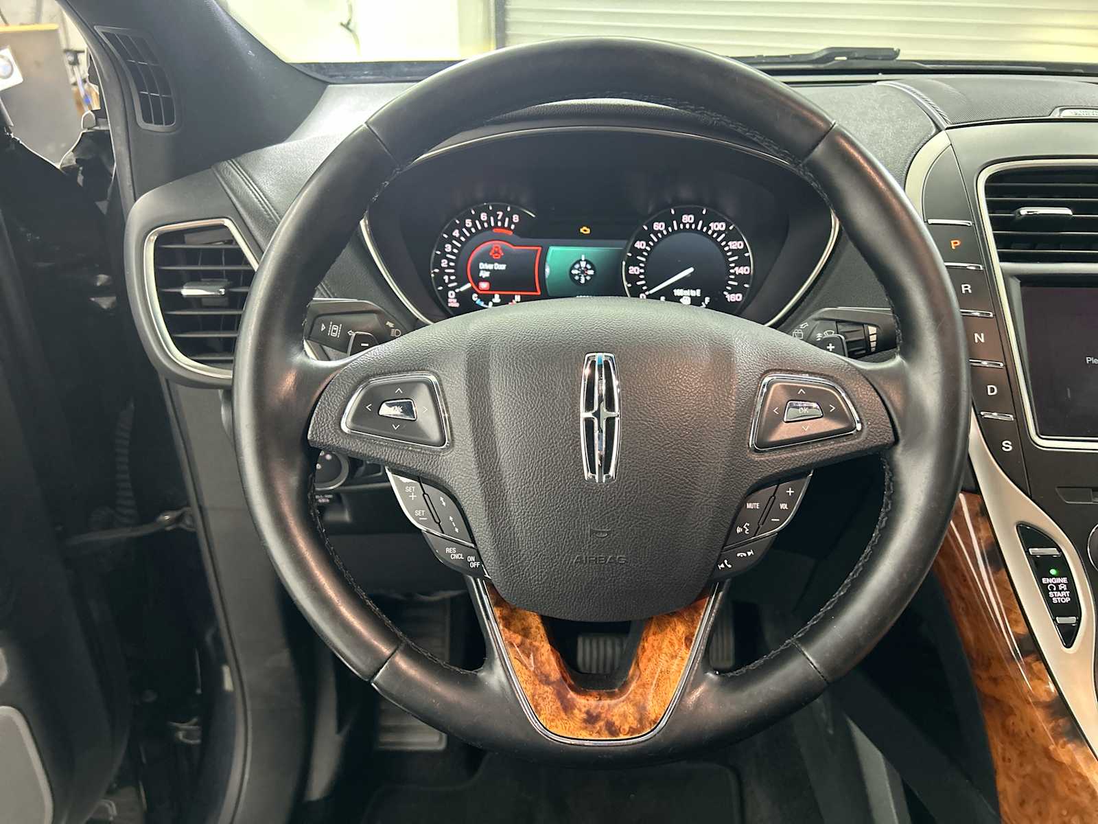 Thumbnail: 2016 Lincoln MKX - 11