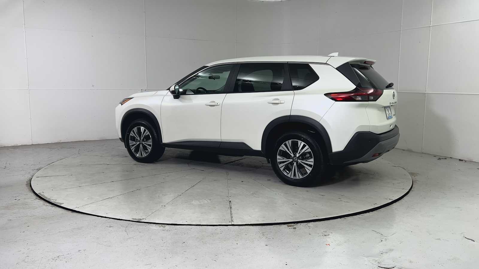 Thumbnail: 2022 Nissan Rogue - 4