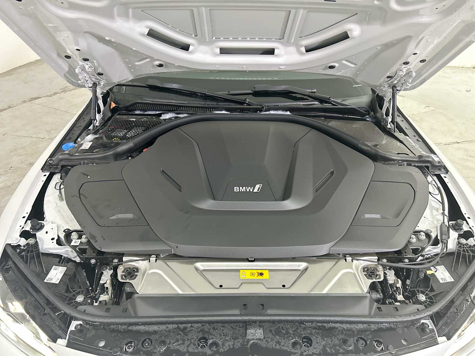 Thumbnail: 2025 BMW i4 - 18