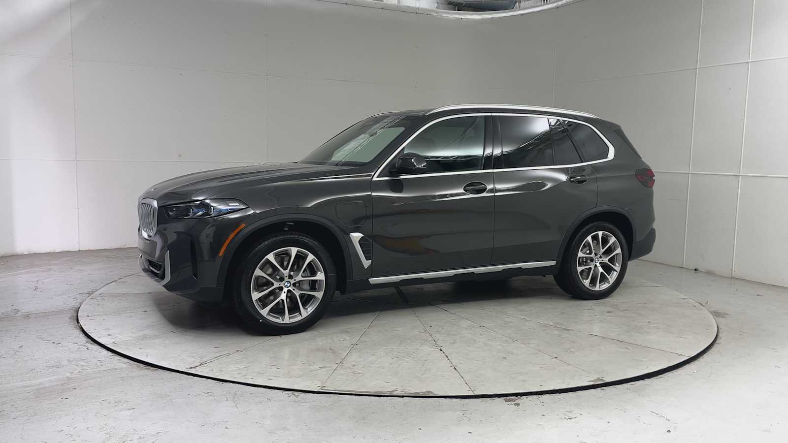 Thumbnail: 2026 BMW X5 - 4