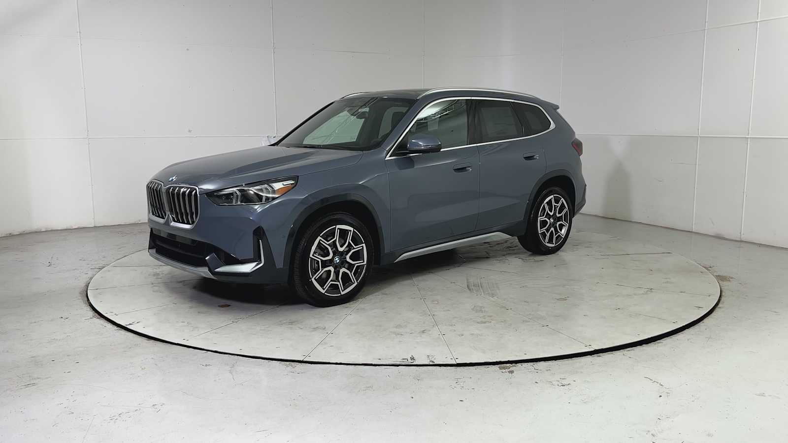 Thumbnail: 2026 BMW X1 - 6