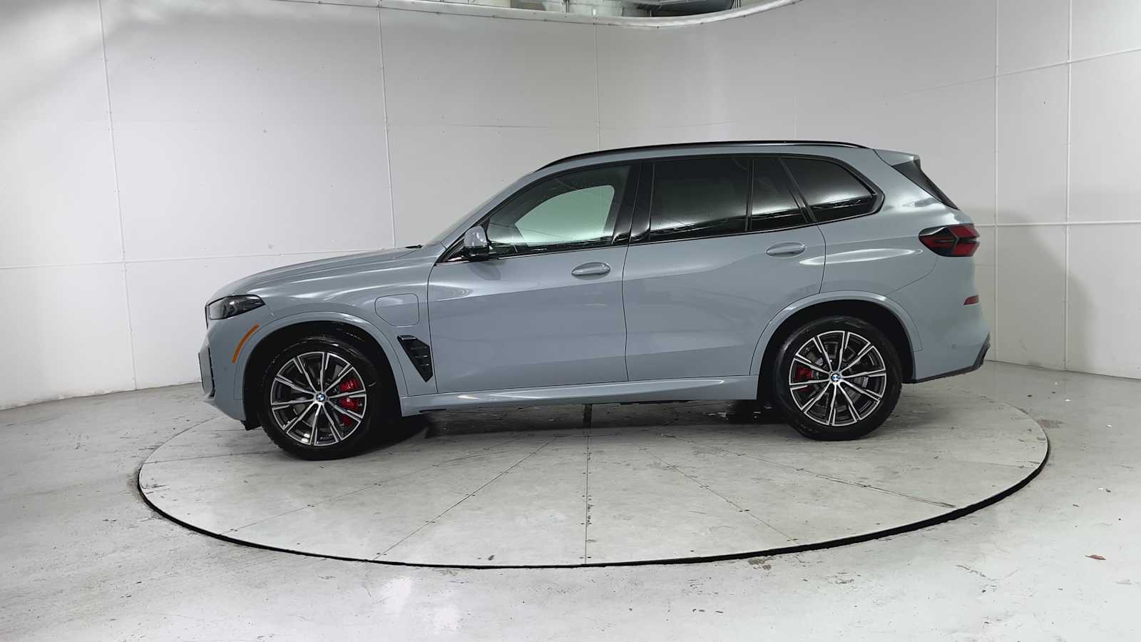 Thumbnail: 2026 BMW X5 - 5
