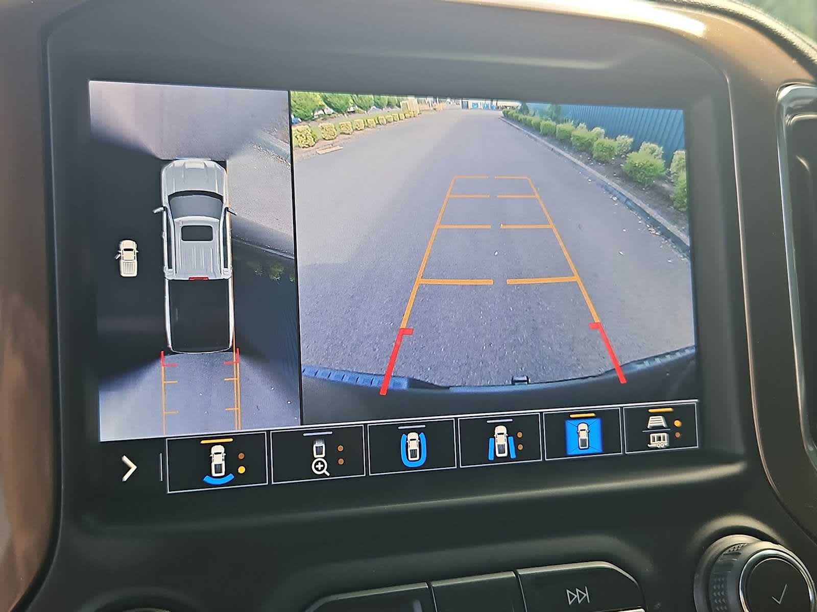 Thumbnail: 2022 Chevrolet Silverado 1500 - 26