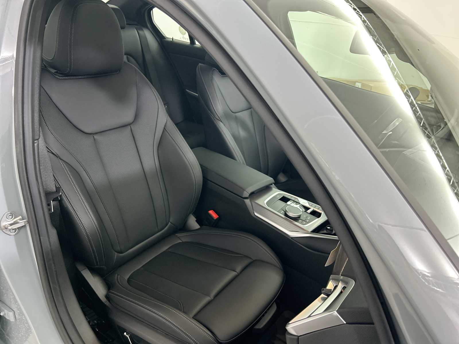 Thumbnail: 2026 BMW 3 Series - 26