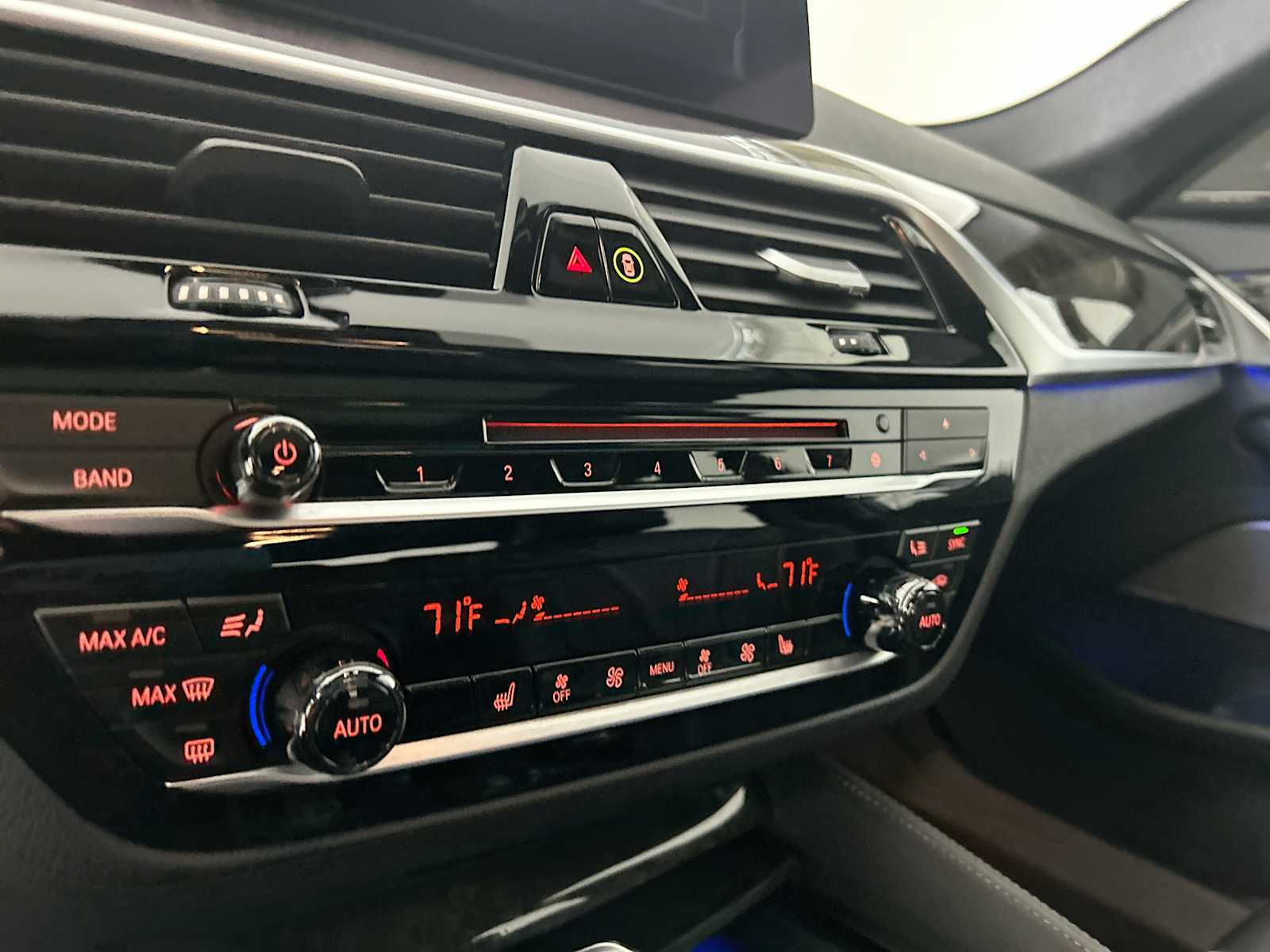 Thumbnail: 2019 BMW 5 Series - 17