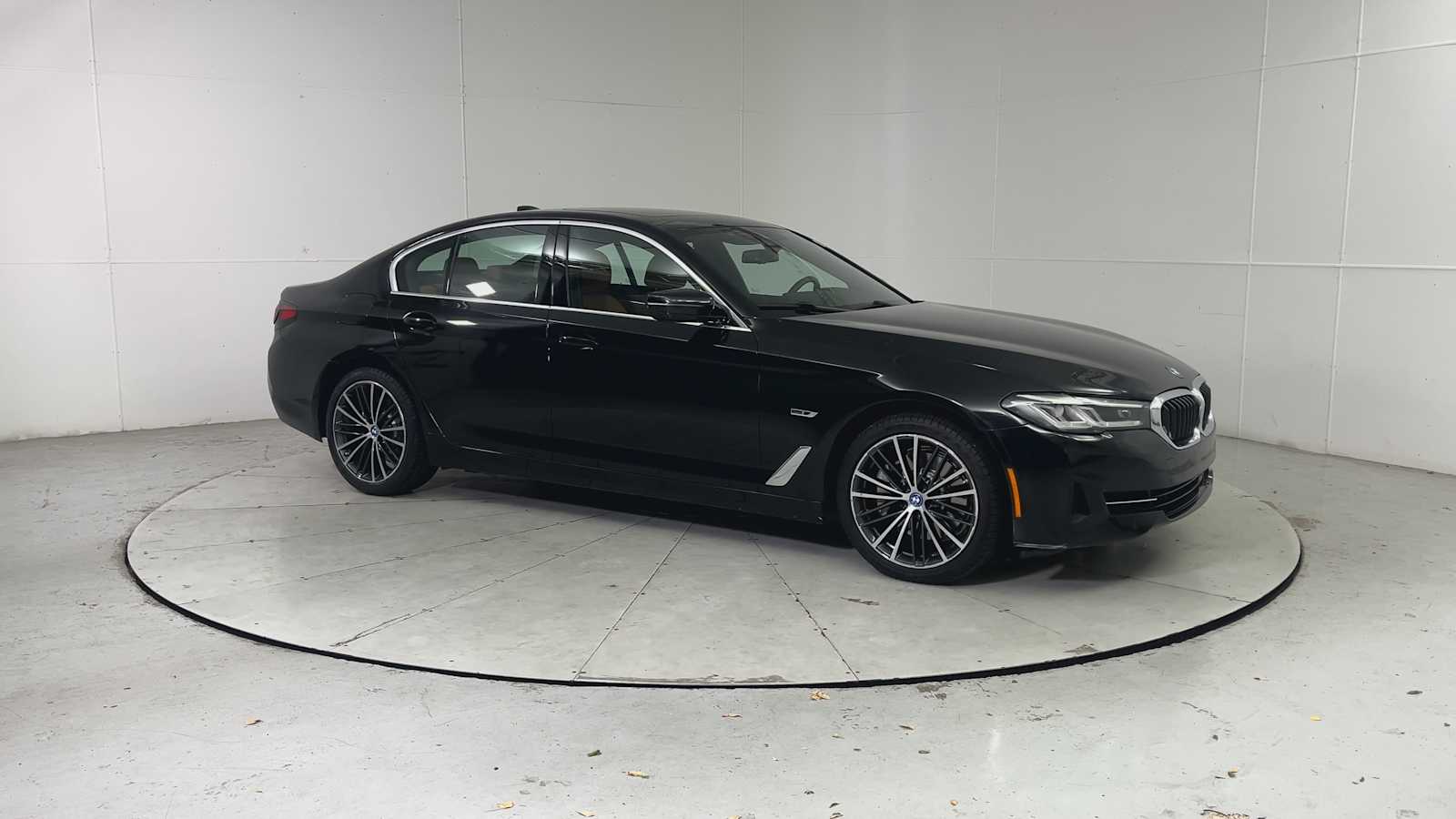 Thumbnail: 2023 BMW 5 Series - 8