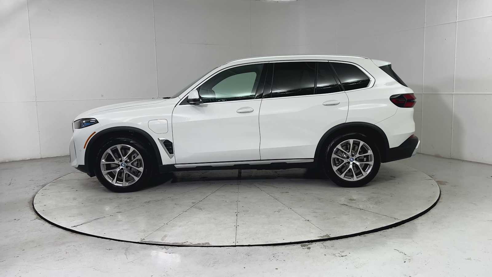 Thumbnail: 2025 BMW X5 - 5