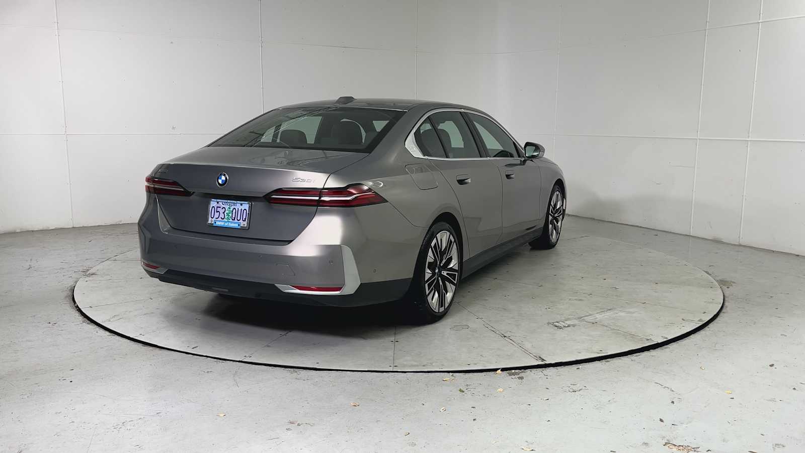 Thumbnail: 2026 BMW 5 Series - 2