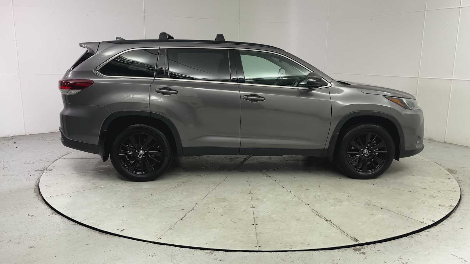 Thumbnail: 2019 Toyota Highlander - 8