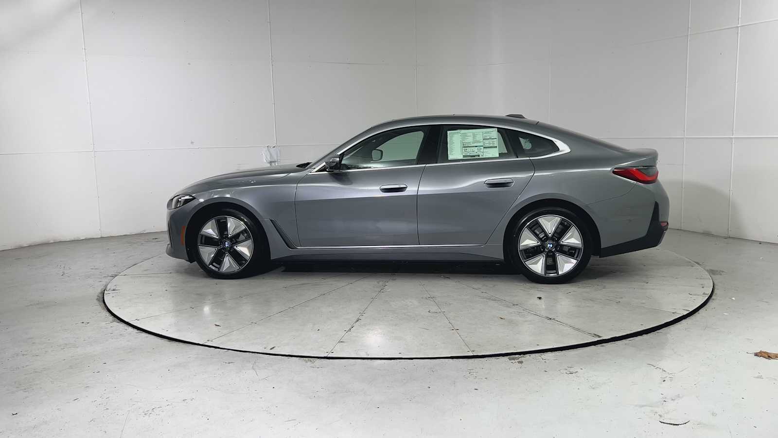 Thumbnail: 2025 BMW i4 - 5