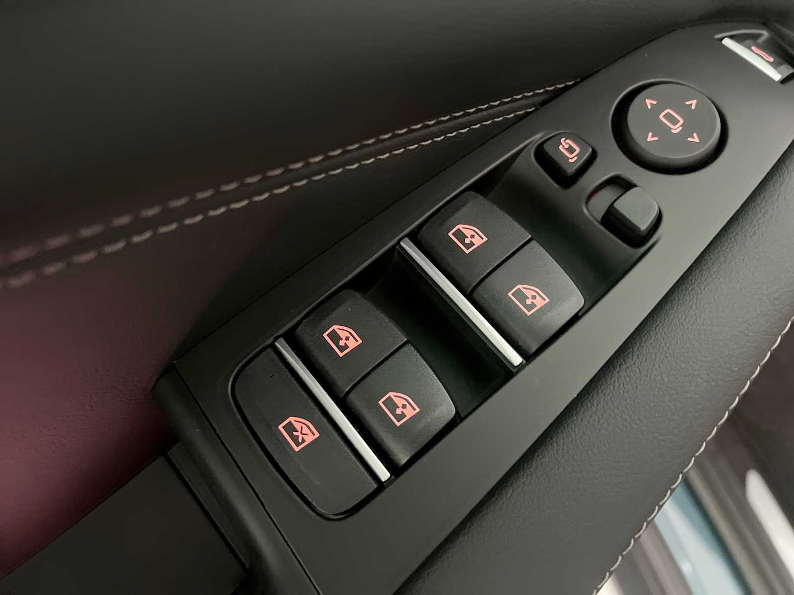 Thumbnail: 2026 BMW X5 - 15