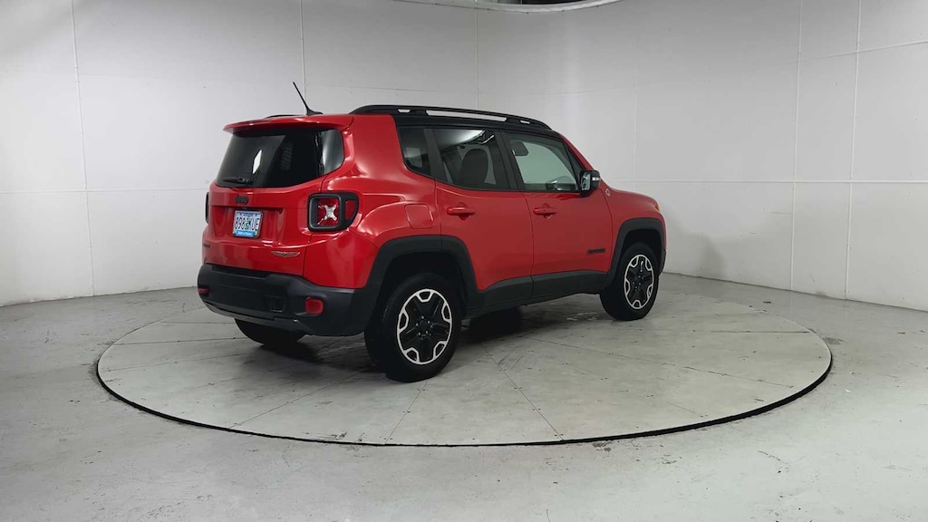 Used 2016 Jeep Renegade Trailhawk SUV