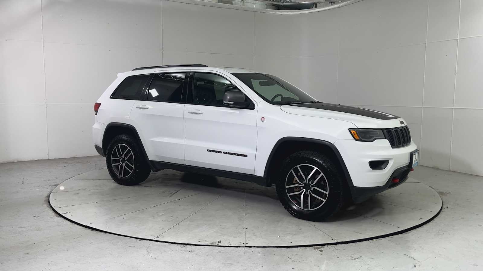 Thumbnail: 2020 Jeep Grand Cherokee - 7