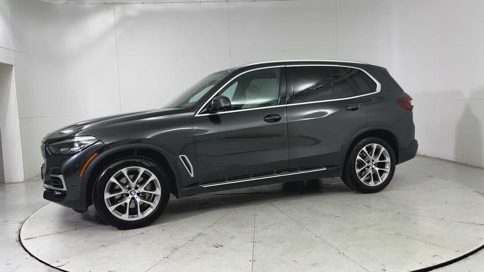 Thumbnail: 2022 BMW X5 - 5