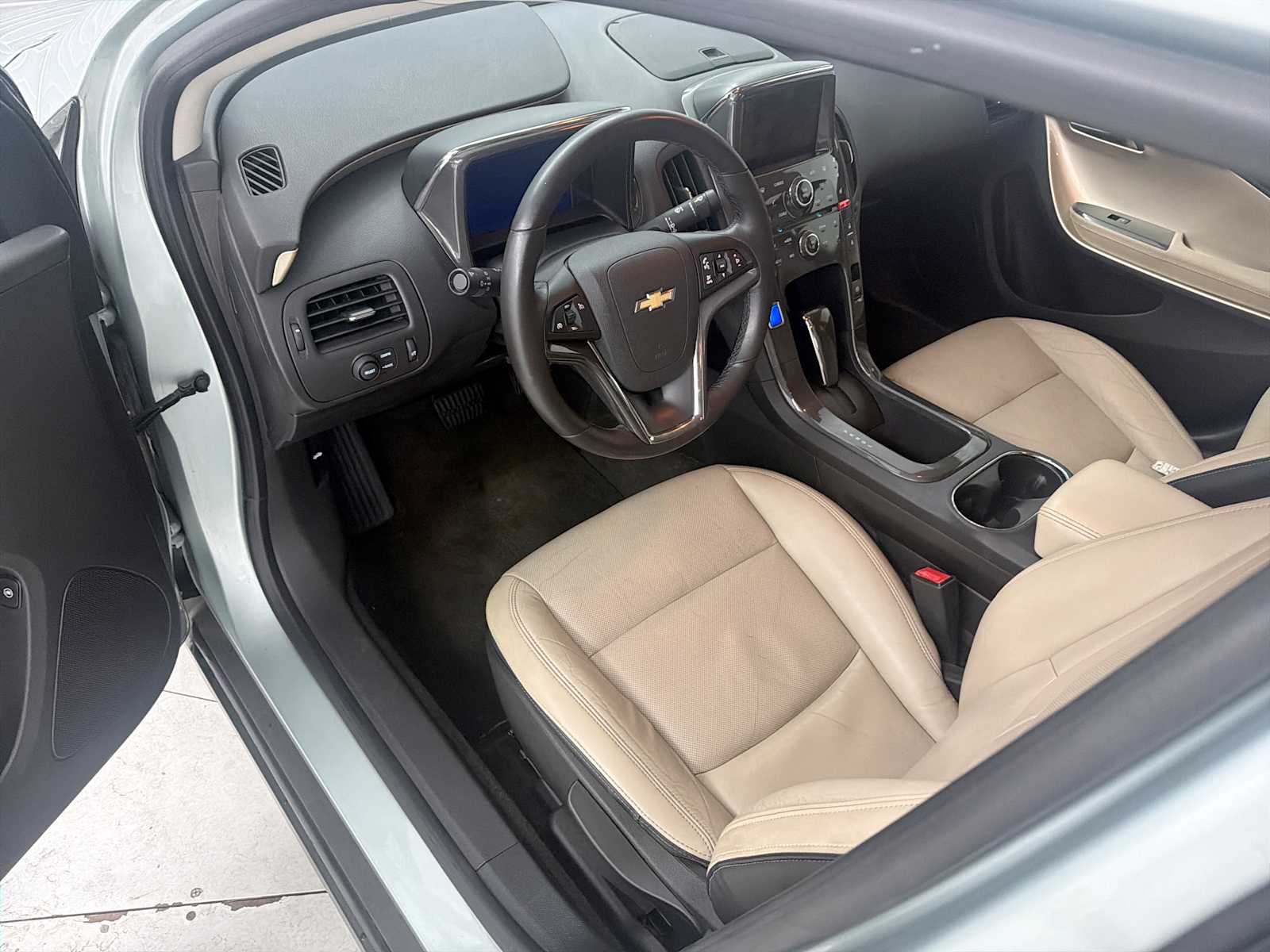 Thumbnail: 2012 Chevrolet Volt - 11
