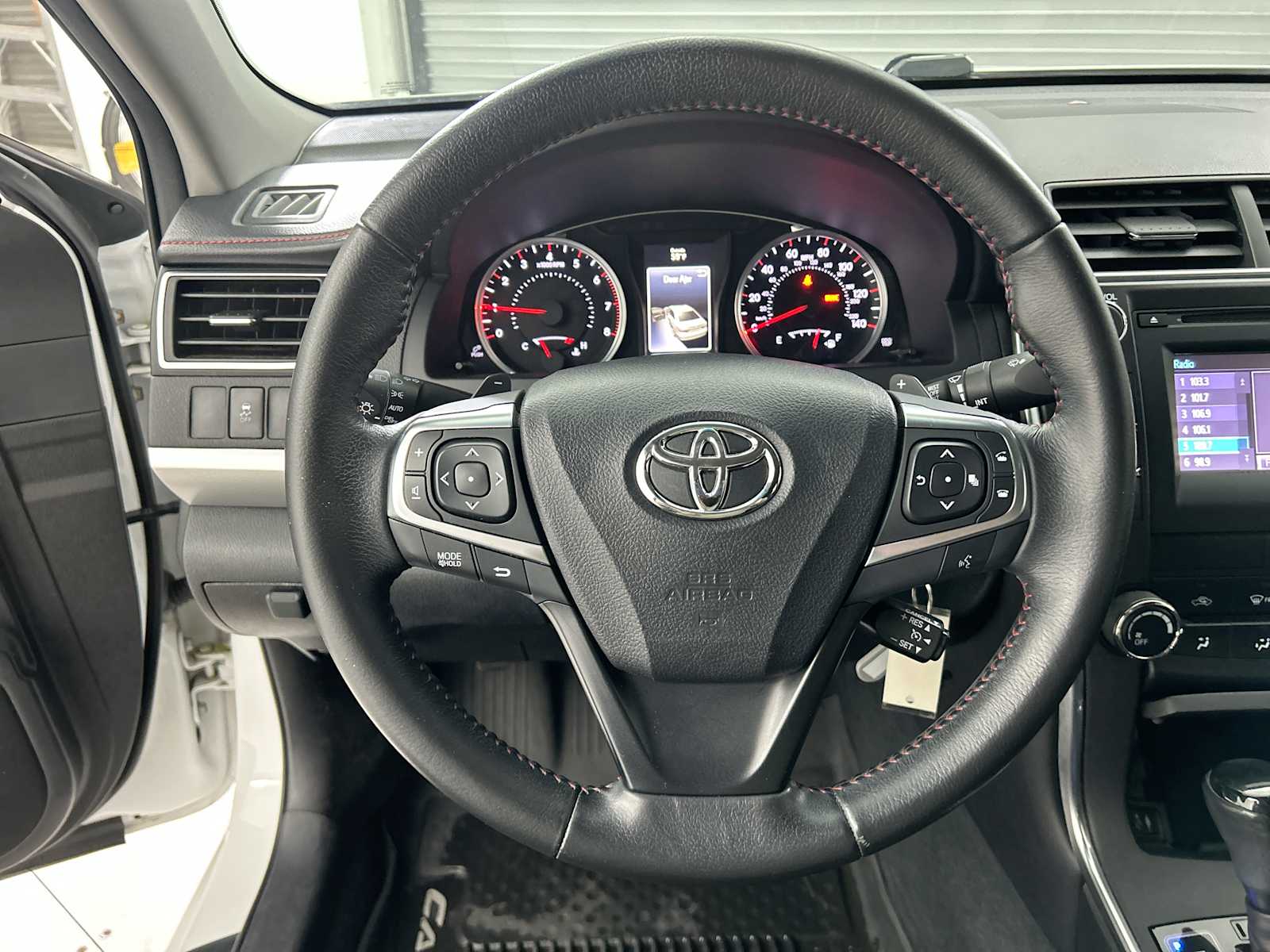 Thumbnail: 2016 Toyota Camry - 11