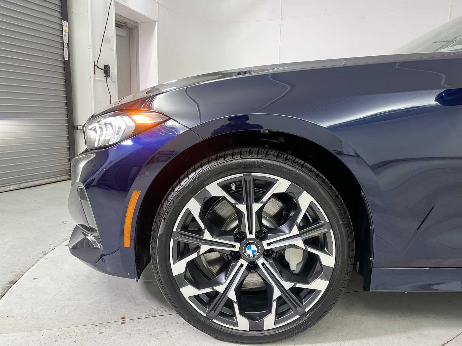 Thumbnail: 2026 BMW 3 Series - 19