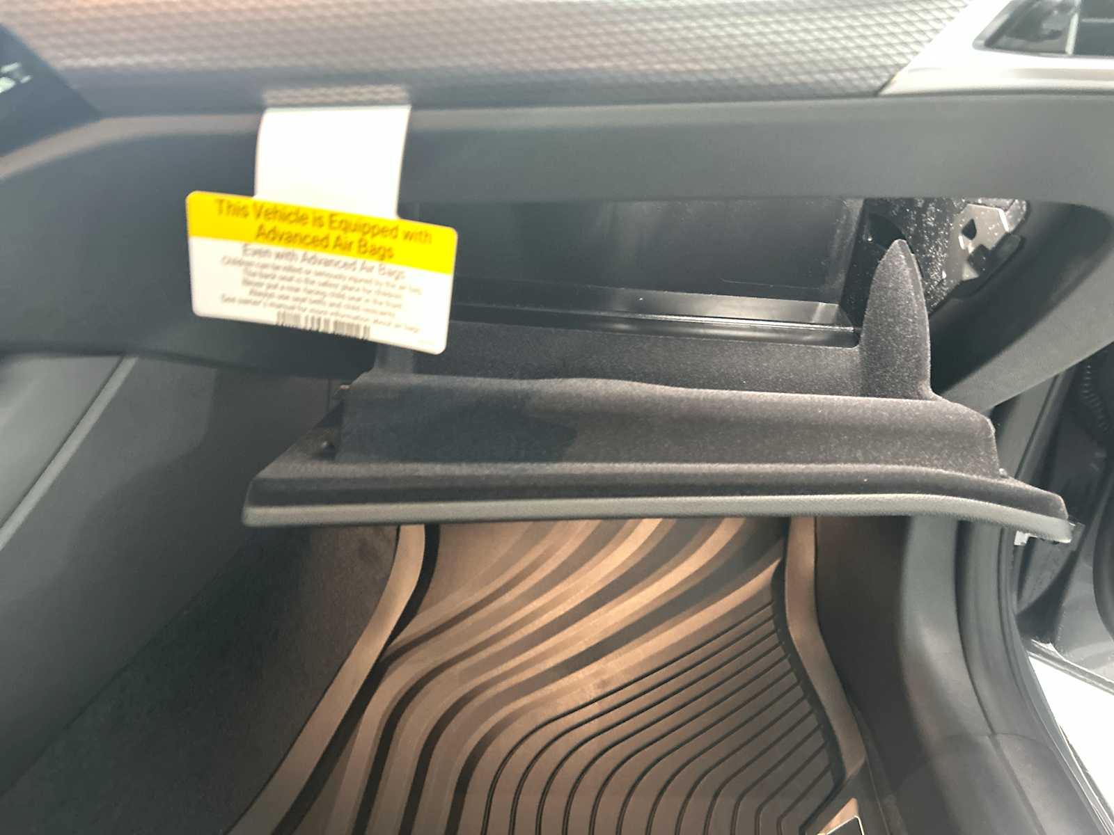 Thumbnail: 2025 BMW i4 - 27