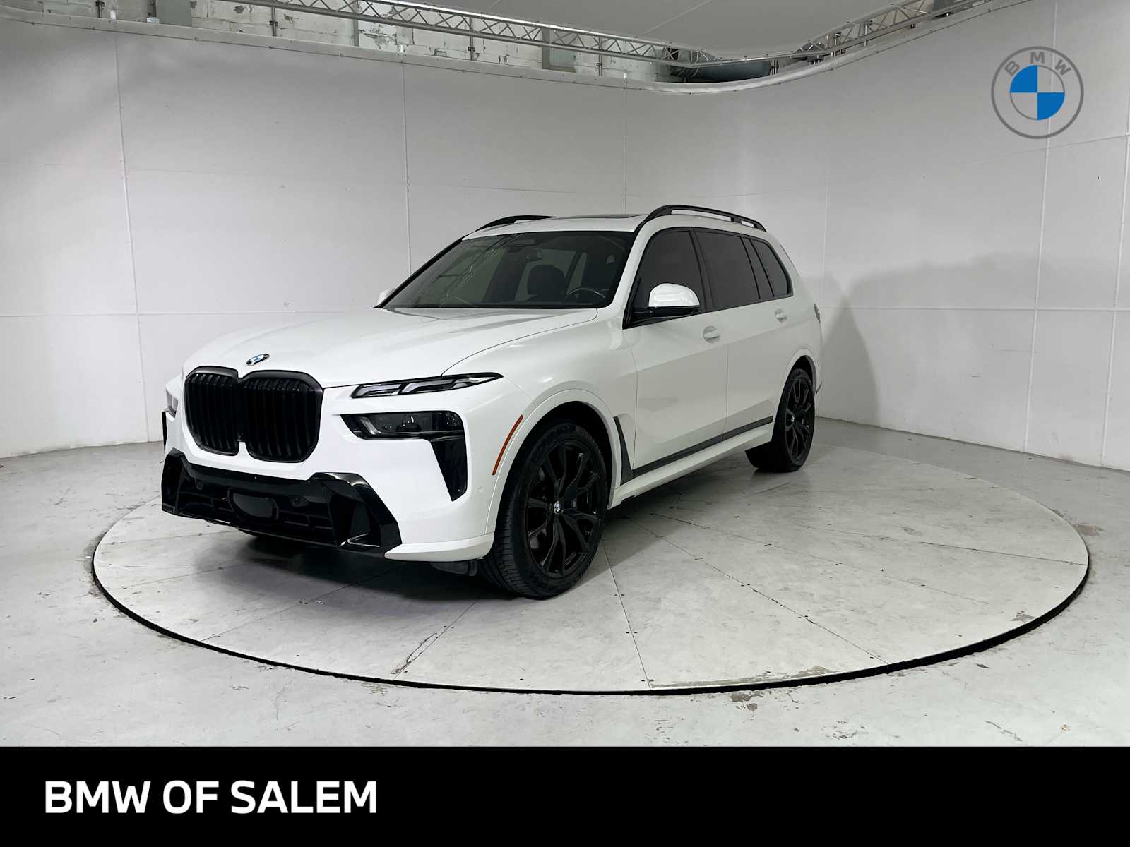 Thumbnail: 2024 BMW X7 - 1