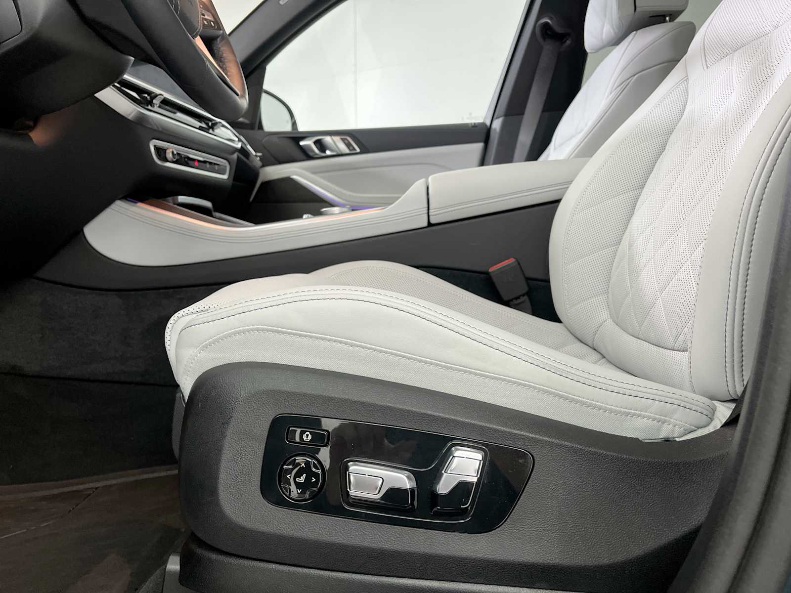 Thumbnail: 2026 BMW X5 - 19