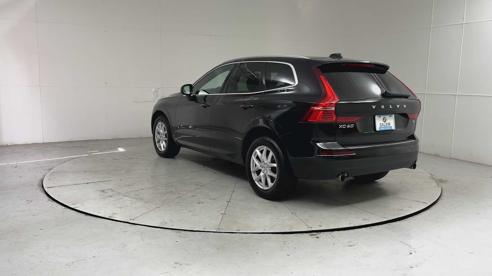 Thumbnail: 2021 Volvo XC60 - 3
