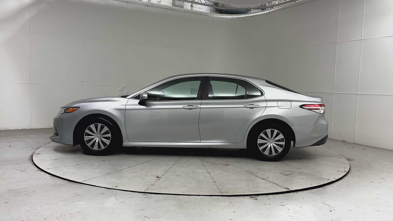 Thumbnail: 2018 Toyota Camry - 8
