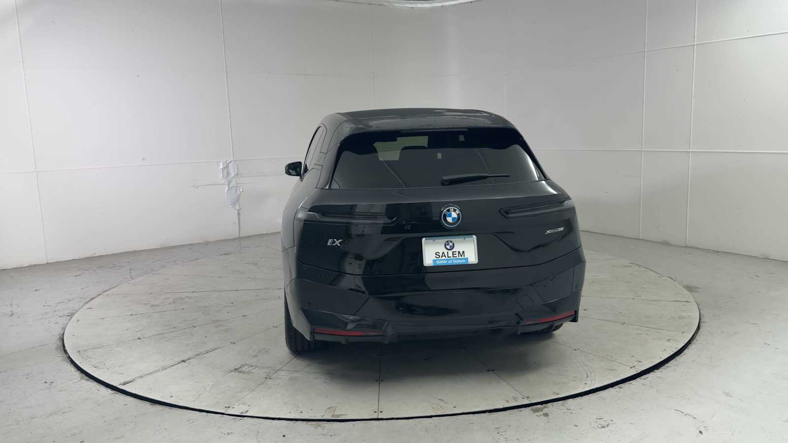 Thumbnail: 2023 BMW iX - 3